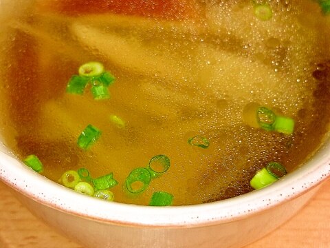 簡単煮るだけ！きくらげとごぼうの中華スープ